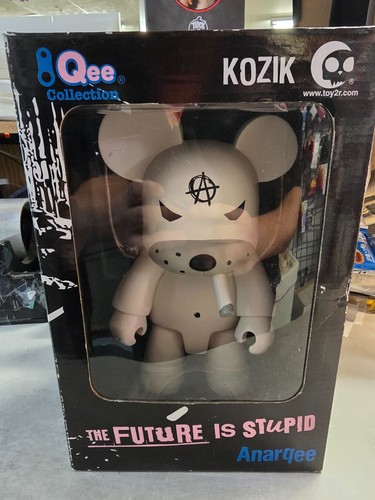 Kozik qee toy2r - toy2r, anarqee